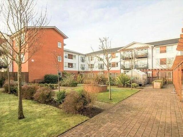 2 Bedroom Apartment For Sale In Ellesmere Port, Cheshire