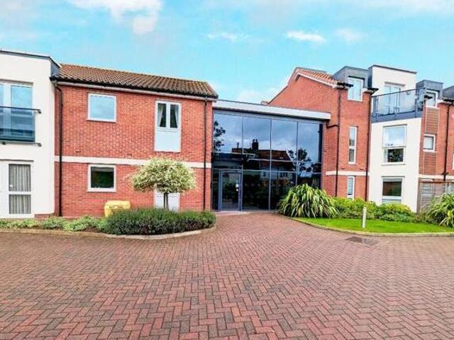 2 Bedroom Apartment For Sale In Guisborough, North Yorkshire