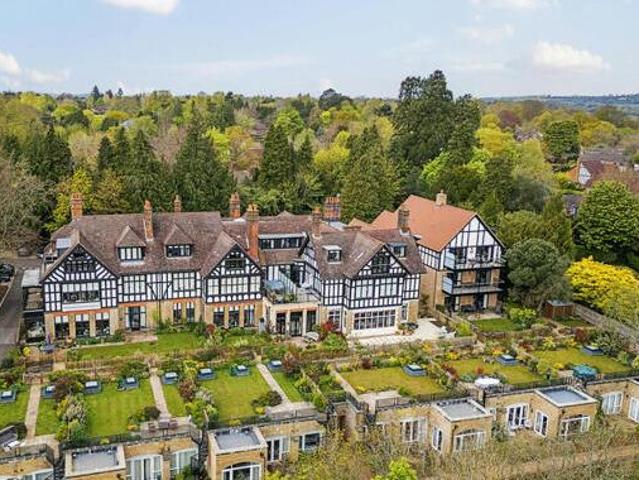 2 Bedroom Apartment For Sale In Godalming, Surrey