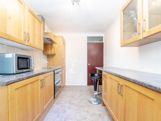 2 bedroom apartment for sale in Grandfield Avenue, Watford, WD17