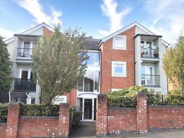 2 bedroom apartment for sale in Ground Floor Garden Apartment in Spring Road Southampton SO19