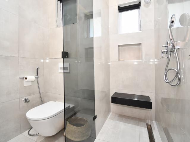 2 Bedroom Apartment For Sale in Illovo