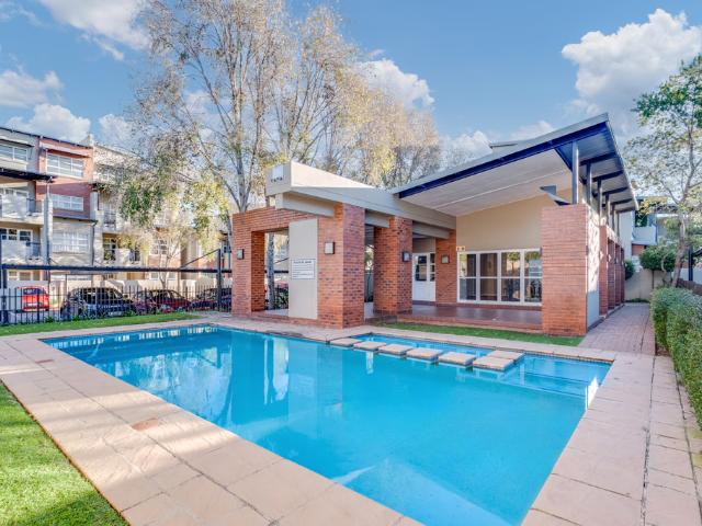 2 Bedroom Apartment For Sale in Lonehill