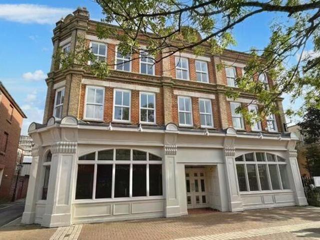 2 Bedroom Apartment For Sale In Poole, Dorset