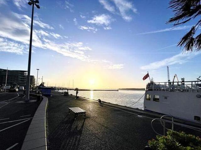 2 Bedroom Apartment For Sale In Poole Town Centre
