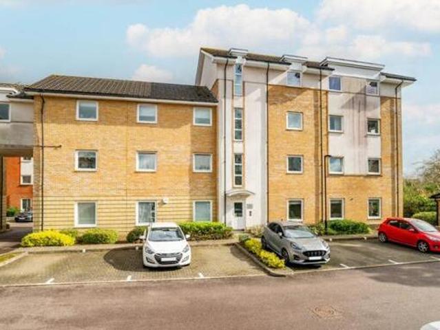 2 Bedroom Apartment For Sale In St. Albans, Hertfordshire