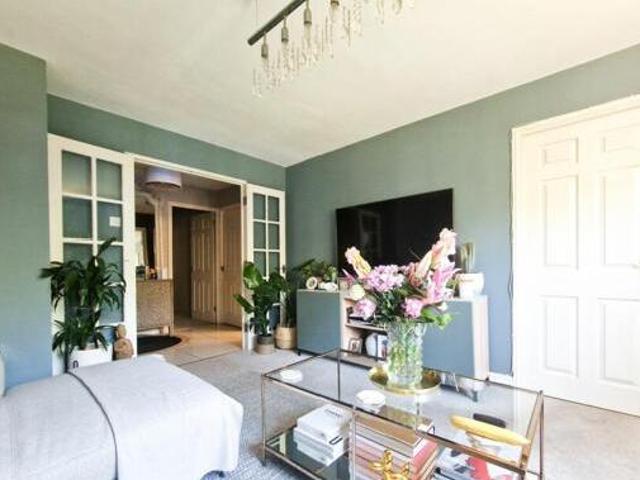 2 Bedroom Apartment For Sale In Slough