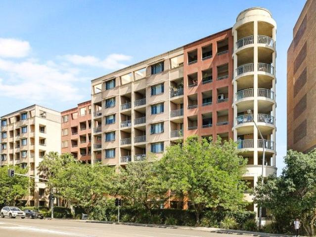 North facing 2 Bedroom apartment in the heart of Hurstville