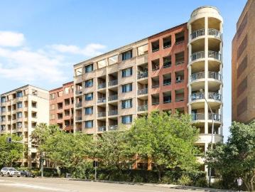 North facing 2 Bedroom apartment in the heart of Hurstville