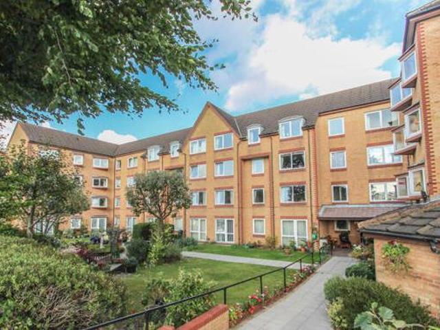 2 Bedroom Apartment For Sale In Watford