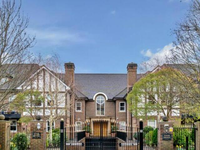 2 Bedroom Apartment For Sale In Weybridge, Surrey