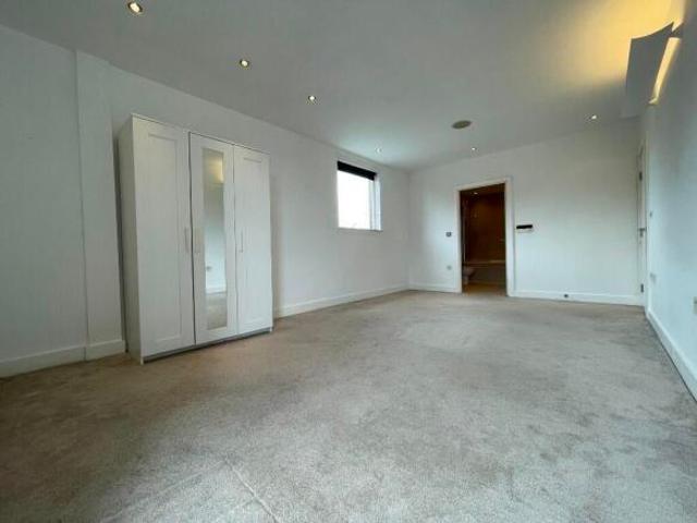 2 bedroom apartment for sale in Whitworth Street West, Manchester, Greater Manchester, M1