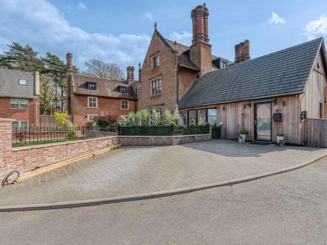 2 bedroom apartment for sale