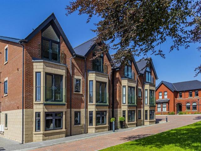 2 bedroom apartment for sale