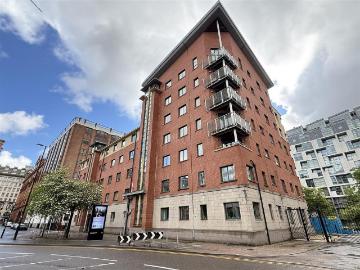Crumpsall Manchester, M8 - Balcony, Equipped kitchen
