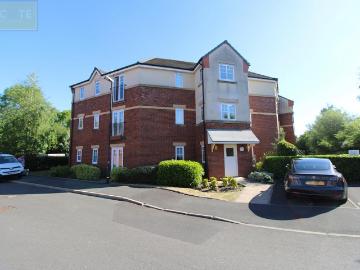 Flat for sale in Davyhulme, M41 - Garden