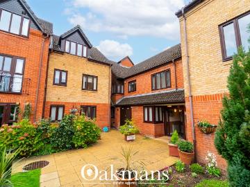 Flat for sale in Burhill - Equipped kitchen