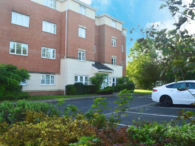 2 bedroom flat for sale