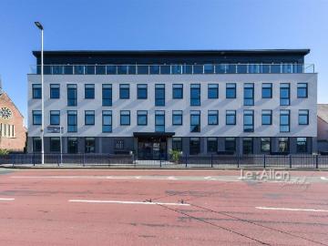 Stourbridge, West Midlands, Midlands - Lift