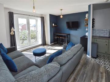 Leeds, West Yorkshire, North England - Equipped kitchen