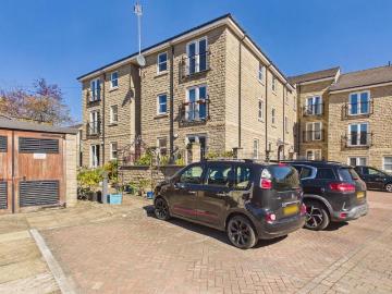 Sycamore Avenue BD16 Bingley, Cottingley Bingley, BD16, Bradford and West Yorkshire, North England