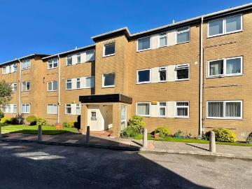 2 bedroom ground flat for sale