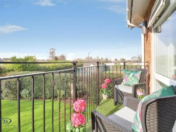 2 bedroom apartment for sale