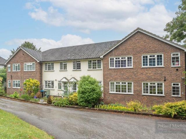 2 bedroom ground flat for sale