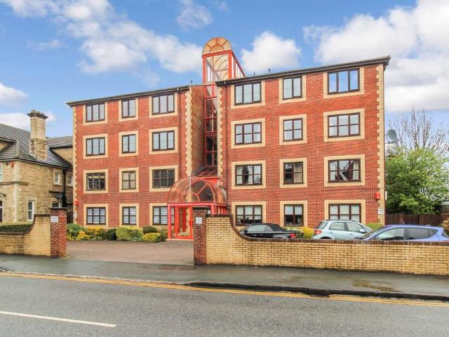 2 bedroom flat for sale