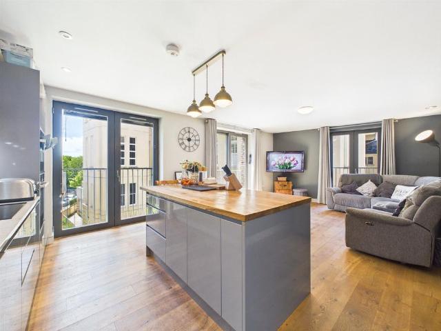 2 bedroom apartment for sale
