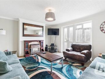 2 bedroom maisonette for sale