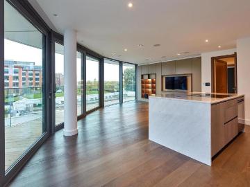 Wendell Park, London, Greater London - Balcony