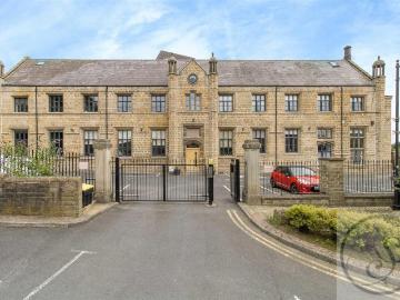 Leeds, West Yorkshire, North England - Equipped kitchen