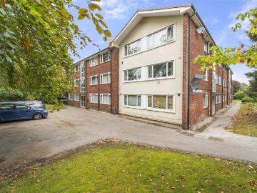 Ashton upon Mersey, M33 - Equipped kitchen