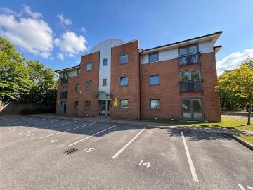 Ashton upon Mersey, M33 - Garden, Equipped kitchen