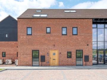 Flat for sale in Burhill - Equipped kitchen