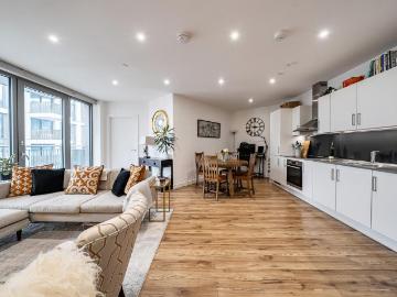 Nine Elms, London, Greater London - Garden