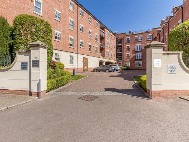 2 bedroom apartment for sale