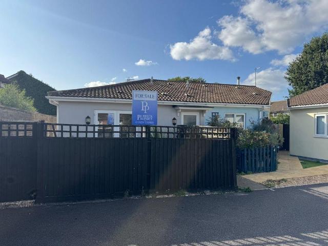 2 bedroom bungalow for sale