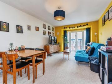 Levenshulme Manchester, M19 - Equipped kitchen