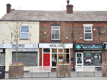 Irlam Manchester, M44 - Equipped kitchen