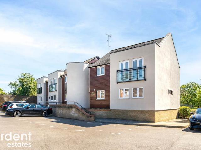 2 bedroom duplex for sale