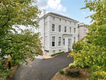 Cheltenham, Gloucestershire county, Southdowns