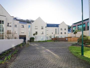 St Anne, Alderney - Equipped kitchen, Parking