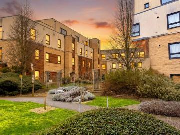 2 bedroom flat for sale