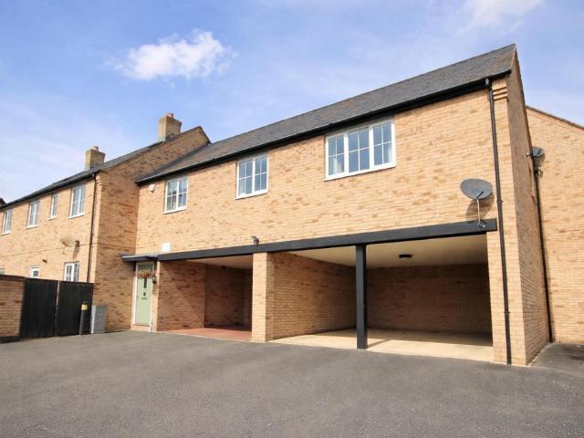 2 bedroom coach house for sale