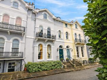 Cheltenham, Gloucestershire county, Southdowns