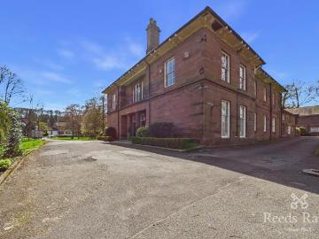 Flat for sale in Kirkby Liverpool - Garden