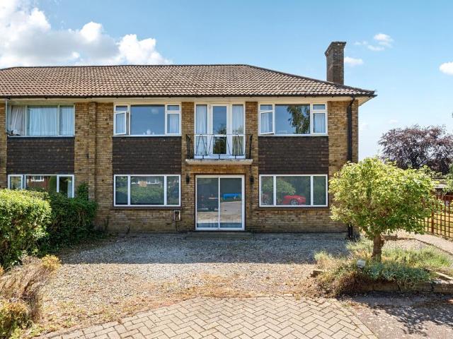2 bedroom maisonette for sale
