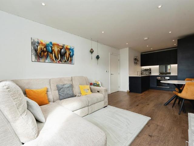 2 bedroom apartment for sale